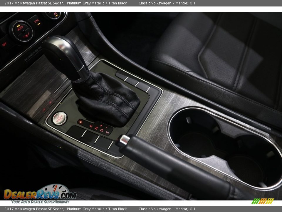 2017 Volkswagen Passat SE Sedan Platinum Gray Metallic / Titan Black Photo #13