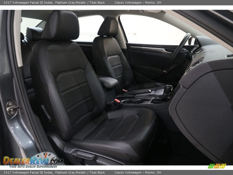 2017 Volkswagen Passat SE Sedan Platinum Gray Metallic / Titan Black Photo #14