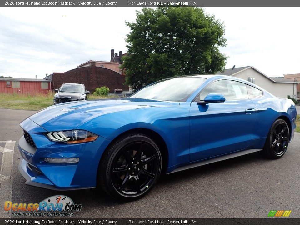 Front 3/4 View of 2020 Ford Mustang EcoBoost Fastback Photo #6