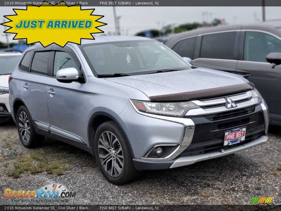 Front 3/4 View of 2016 Mitsubishi Outlander SE Photo #1