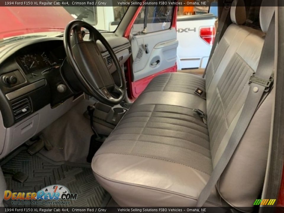 Grey Interior - 1994 Ford F150 XL Regular Cab 4x4 Photo #3