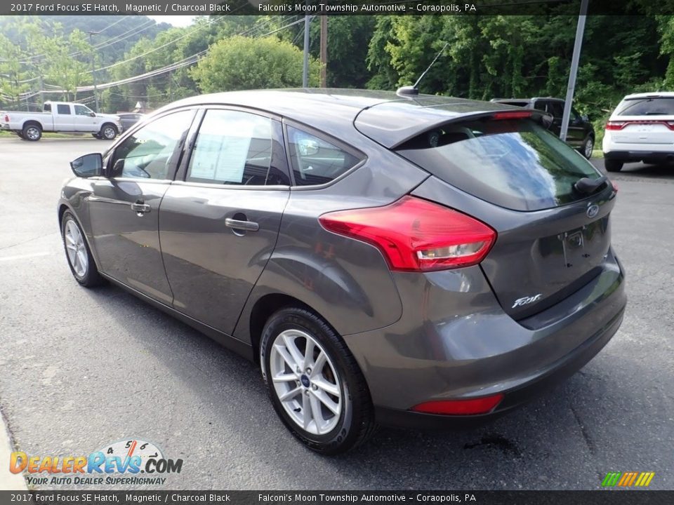 2017 Ford Focus SE Hatch Magnetic / Charcoal Black Photo #5