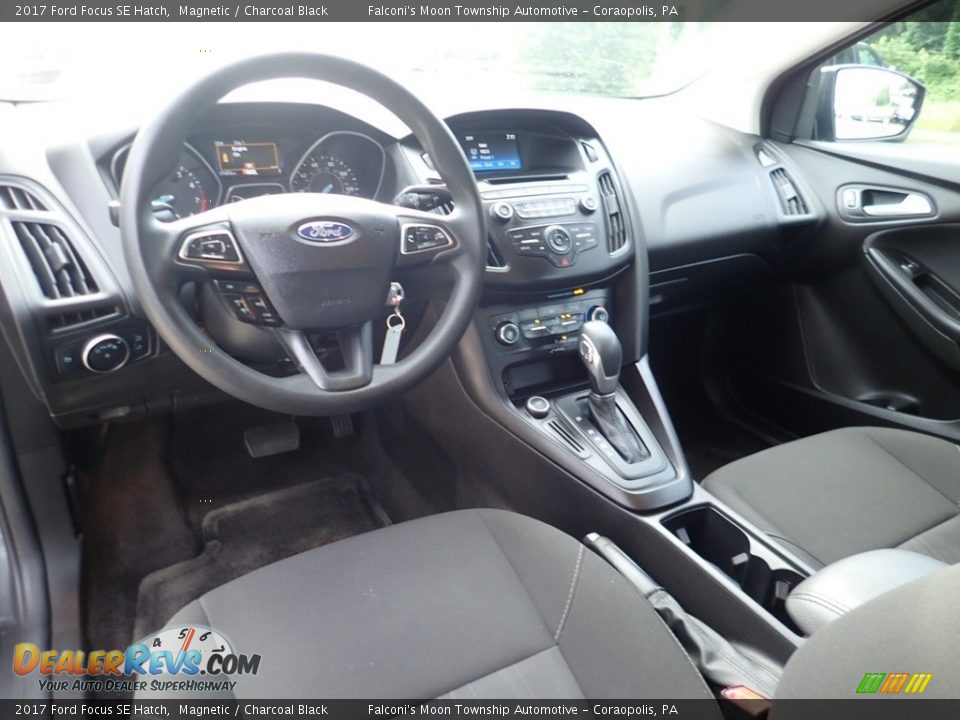 2017 Ford Focus SE Hatch Magnetic / Charcoal Black Photo #17