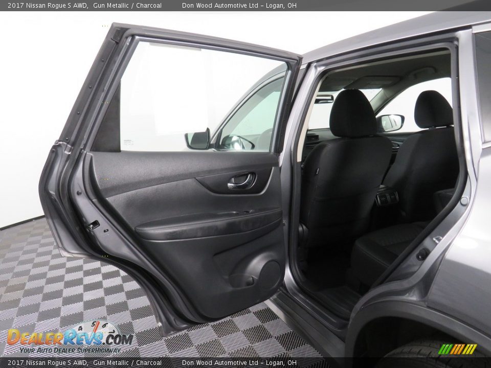 2017 Nissan Rogue S AWD Gun Metallic / Charcoal Photo #32