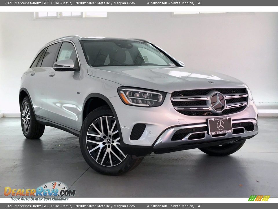 Front 3/4 View of 2020 Mercedes-Benz GLC 350e 4Matic Photo #10
