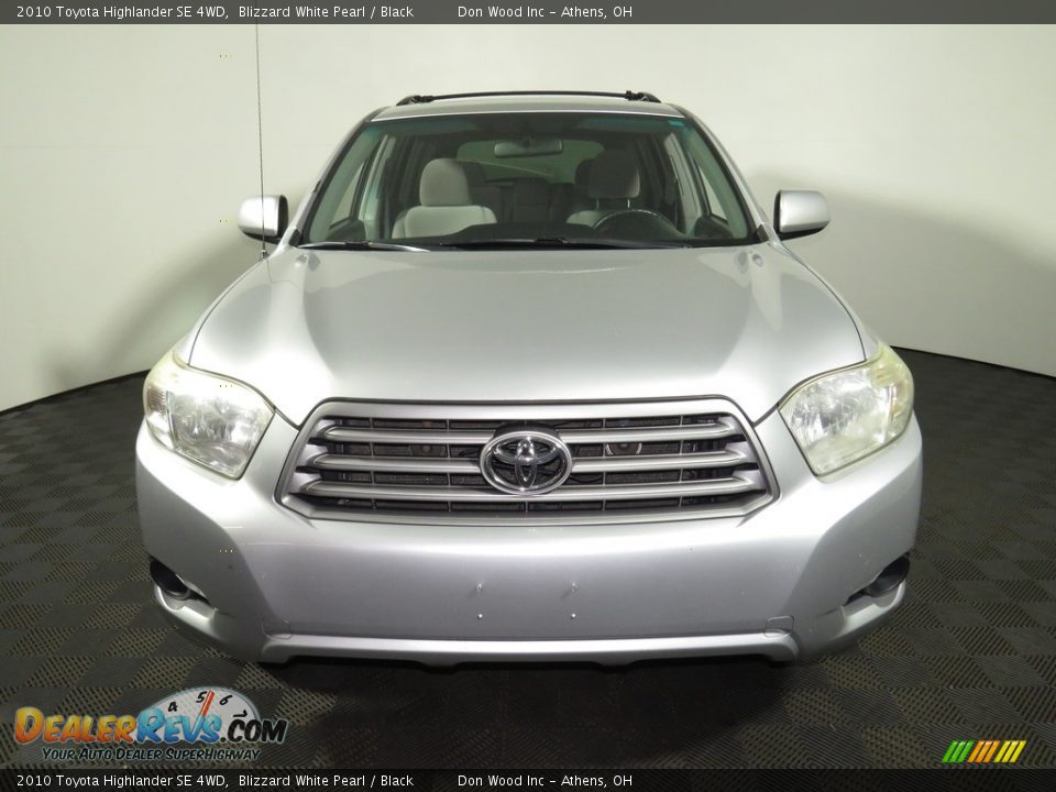 2010 Toyota Highlander SE 4WD Blizzard White Pearl / Black Photo #4