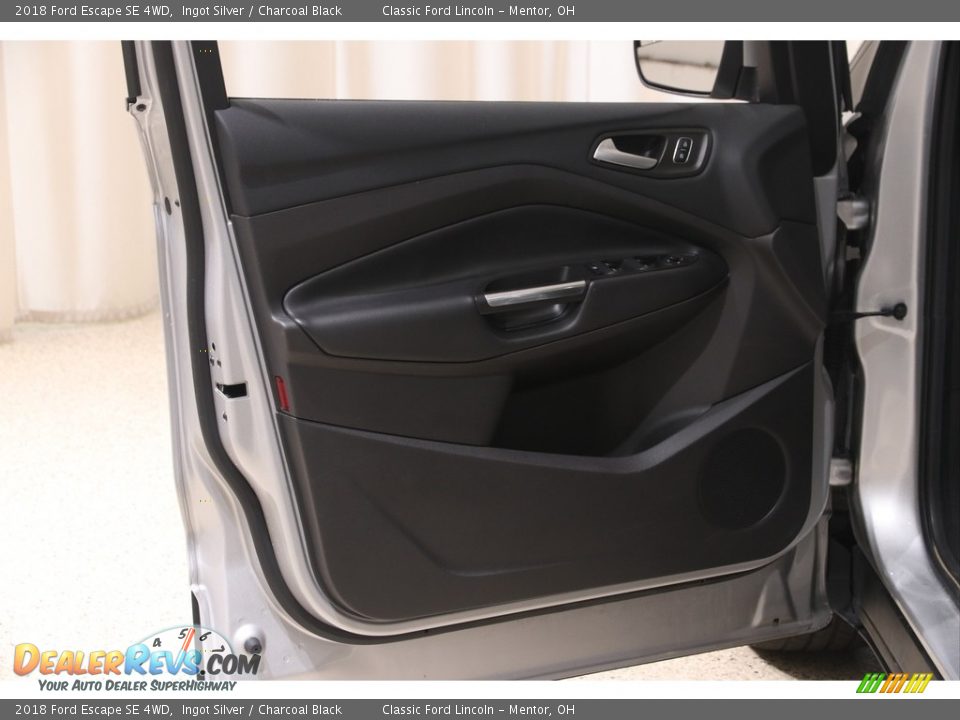 2018 Ford Escape SE 4WD Ingot Silver / Charcoal Black Photo #4