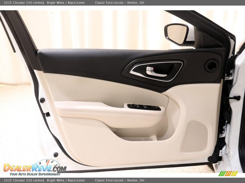 2015 Chrysler 200 Limited Bright White / Black/Linen Photo #4