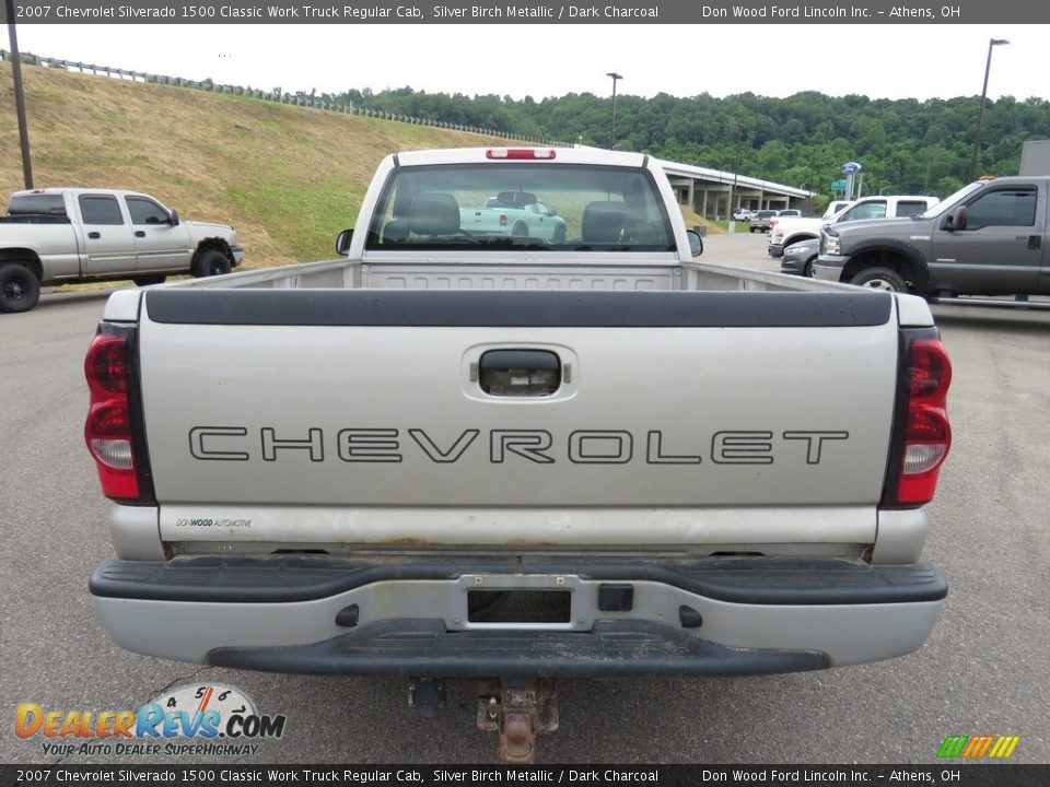 2007 Chevrolet Silverado 1500 Classic Work Truck Regular Cab Silver Birch Metallic / Dark Charcoal Photo #9