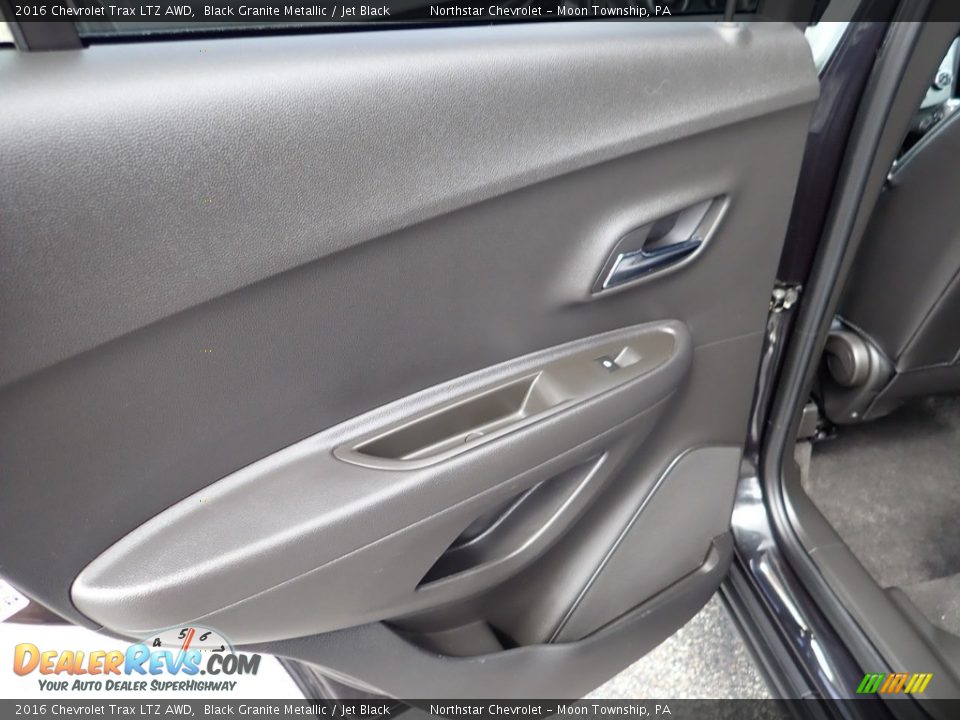 Door Panel of 2016 Chevrolet Trax LTZ AWD Photo #23