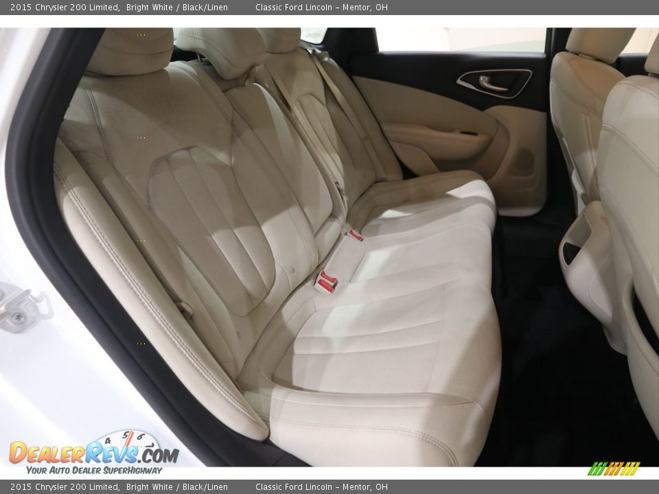2015 Chrysler 200 Limited Bright White / Black/Linen Photo #17