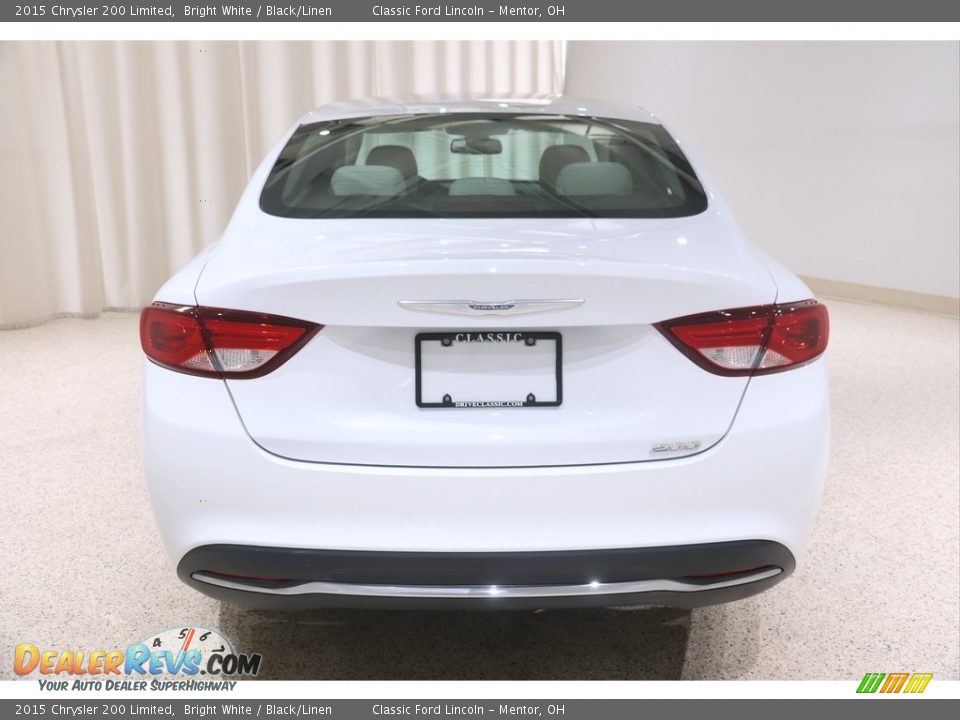 2015 Chrysler 200 Limited Bright White / Black/Linen Photo #19