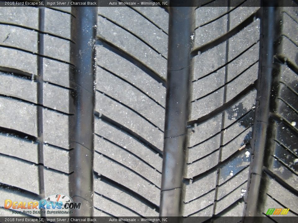 2018 Ford Escape SE Ingot Silver / Charcoal Black Photo #9