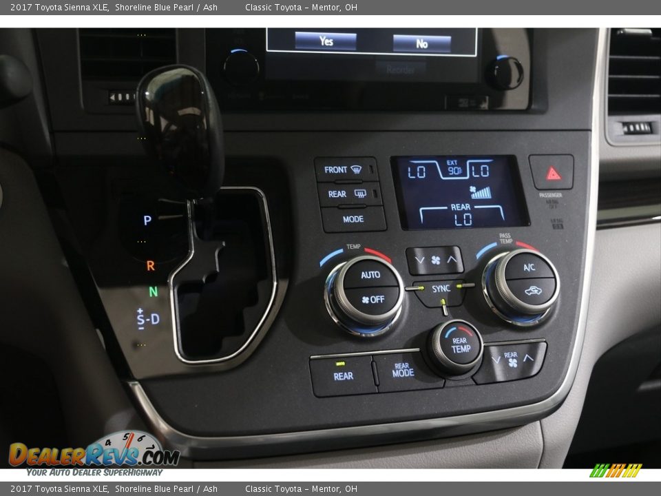 2017 Toyota Sienna XLE Shoreline Blue Pearl / Ash Photo #14