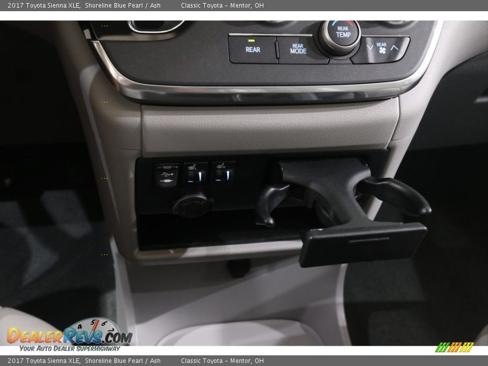 2017 Toyota Sienna XLE Shoreline Blue Pearl / Ash Photo #15