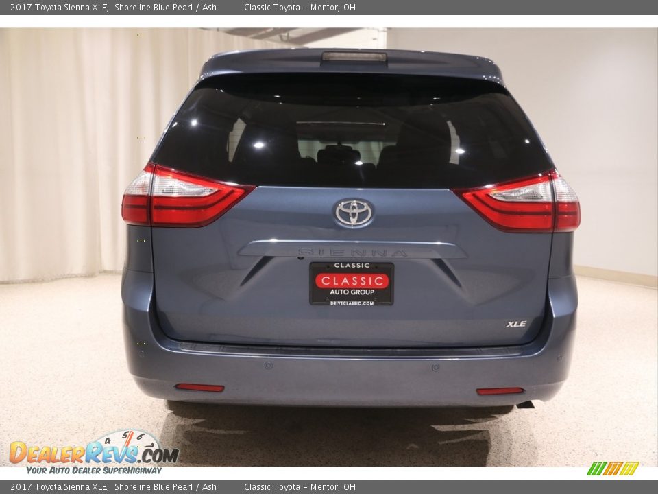 2017 Toyota Sienna XLE Shoreline Blue Pearl / Ash Photo #21