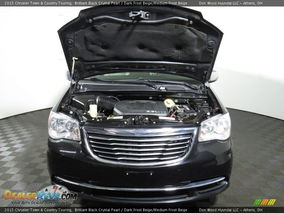 2015 Chrysler Town & Country Touring Brilliant Black Crystal Pearl / Dark Frost Beige/Medium Frost Beige Photo #5