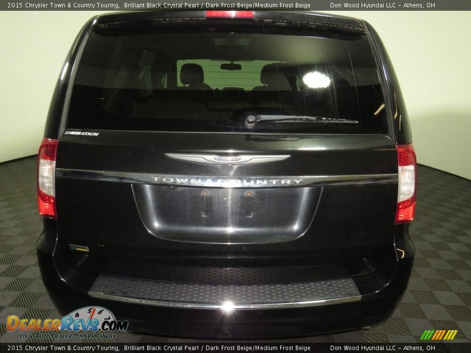 2015 Chrysler Town & Country Touring Brilliant Black Crystal Pearl / Dark Frost Beige/Medium Frost Beige Photo #10