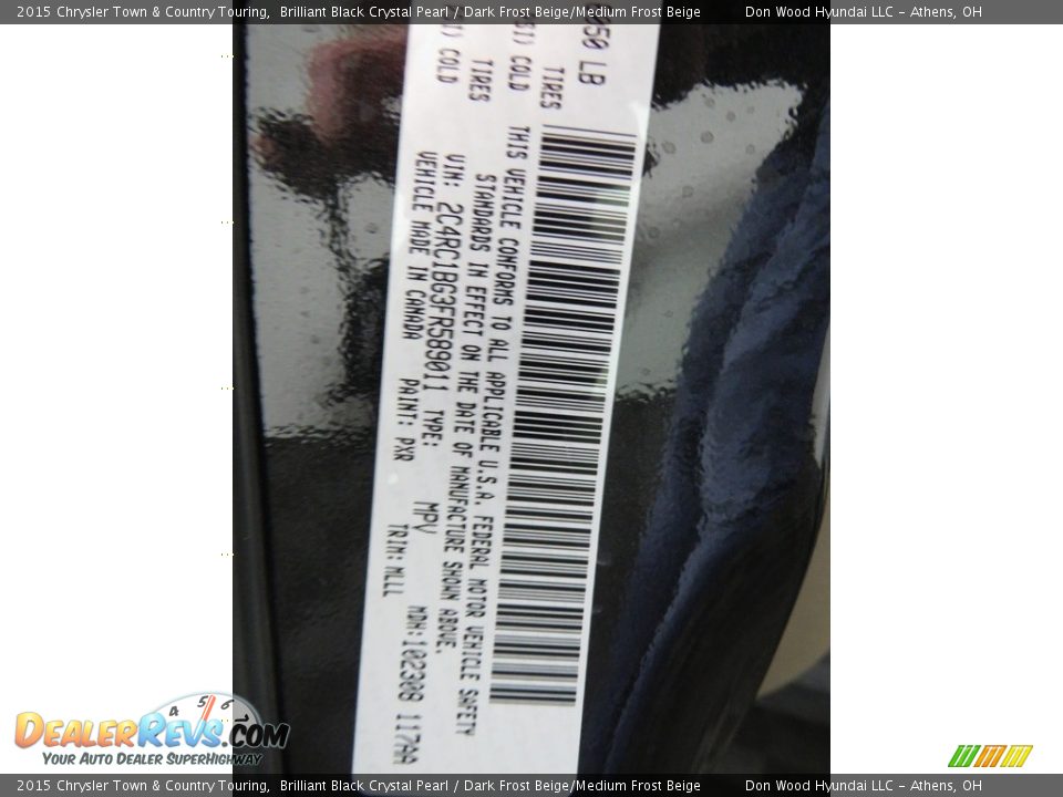 2015 Chrysler Town & Country Touring Brilliant Black Crystal Pearl / Dark Frost Beige/Medium Frost Beige Photo #32
