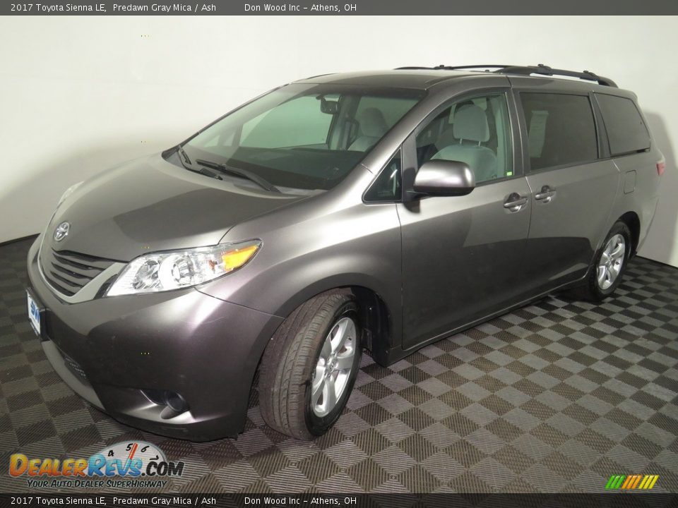 2017 Toyota Sienna LE Predawn Gray Mica / Ash Photo #7