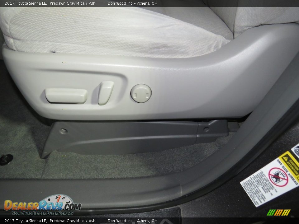 2017 Toyota Sienna LE Predawn Gray Mica / Ash Photo #18