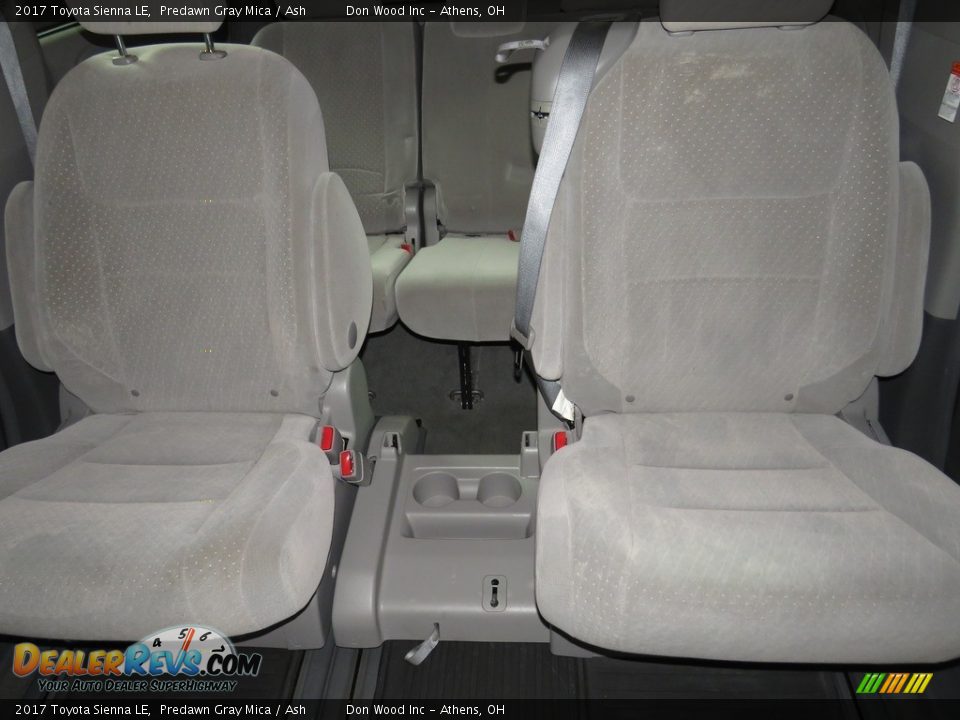 2017 Toyota Sienna LE Predawn Gray Mica / Ash Photo #20