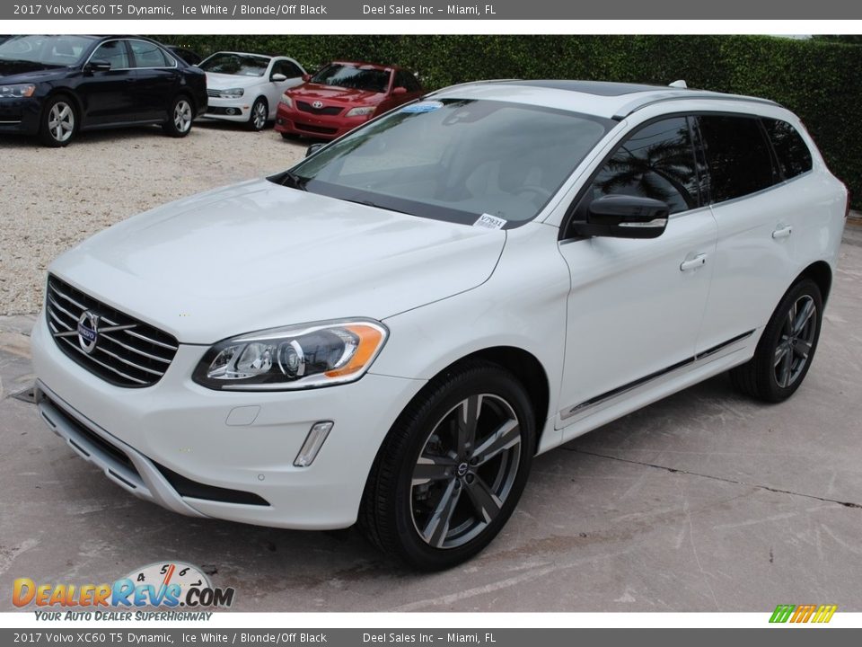 Ice White 2017 Volvo XC60 T5 Dynamic Photo #4