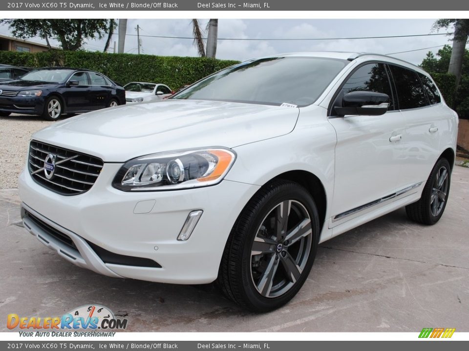 Ice White 2017 Volvo XC60 T5 Dynamic Photo #5