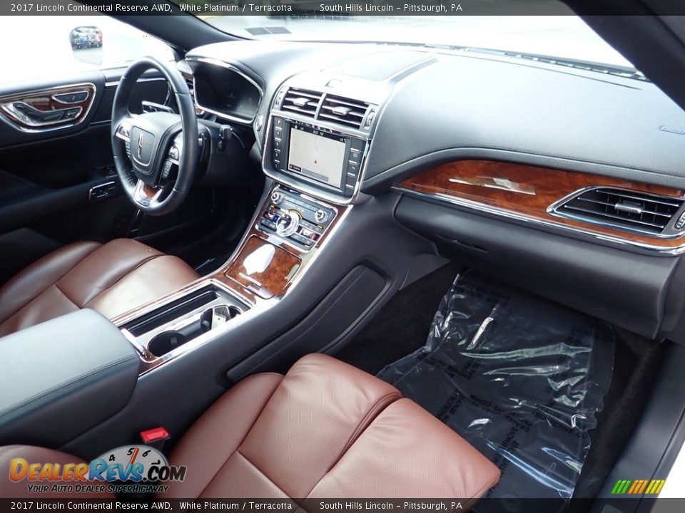 Dashboard of 2017 Lincoln Continental Reserve AWD Photo #12