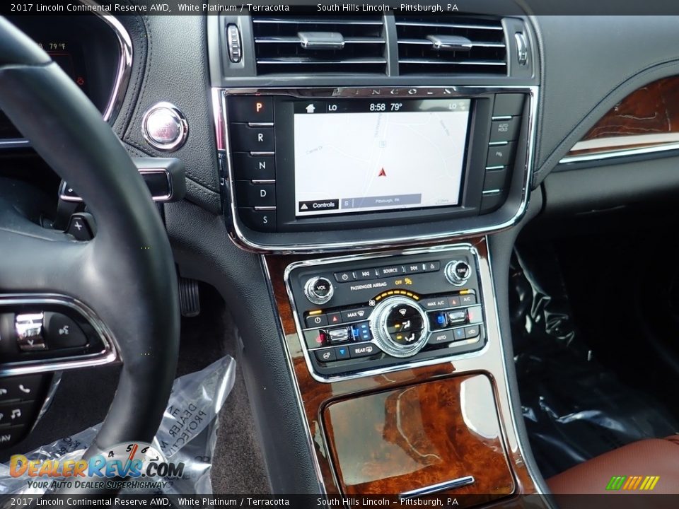 Controls of 2017 Lincoln Continental Reserve AWD Photo #22