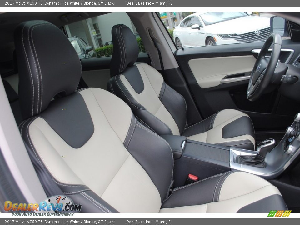 Front Seat of 2017 Volvo XC60 T5 Dynamic Photo #19