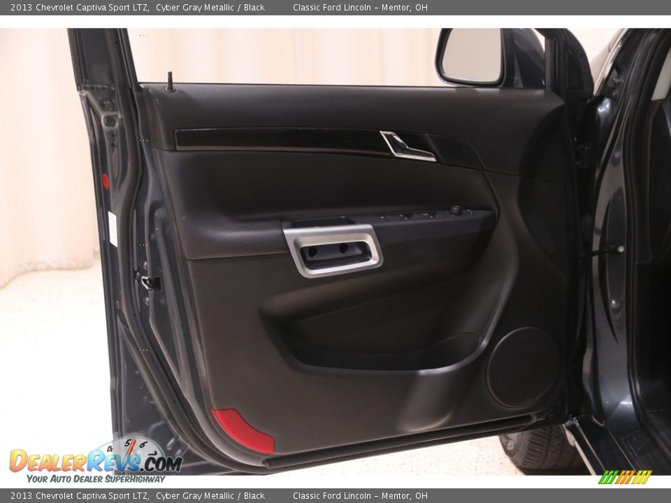 Door Panel of 2013 Chevrolet Captiva Sport LTZ Photo #4