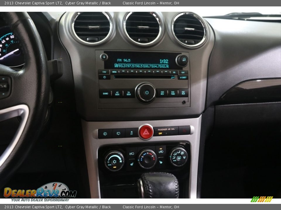 Controls of 2013 Chevrolet Captiva Sport LTZ Photo #9