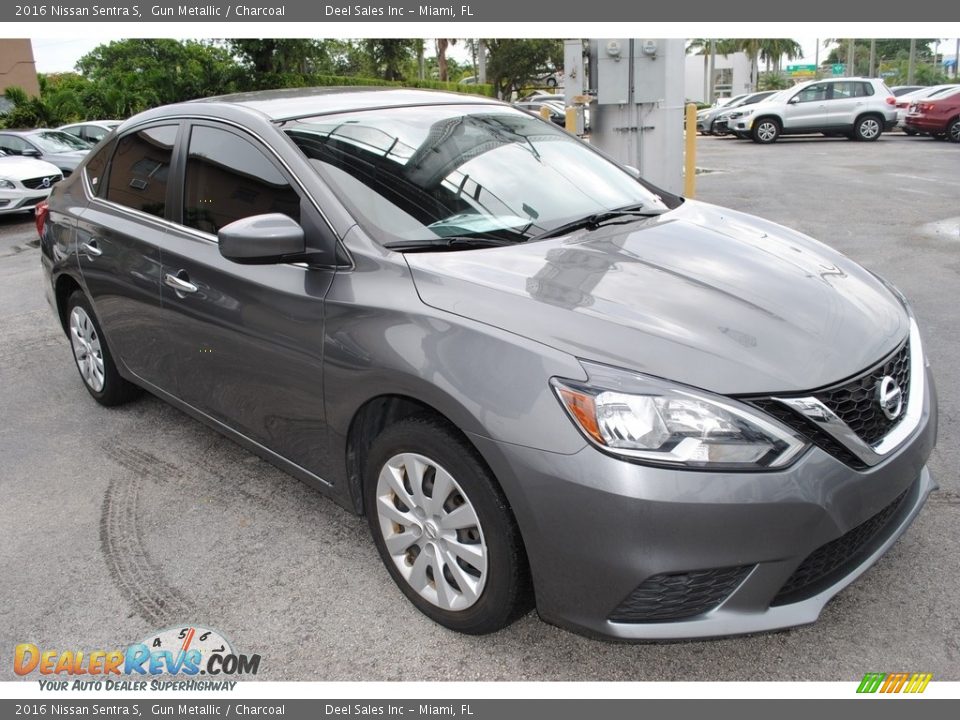 2016 Nissan Sentra S Gun Metallic / Charcoal Photo #2