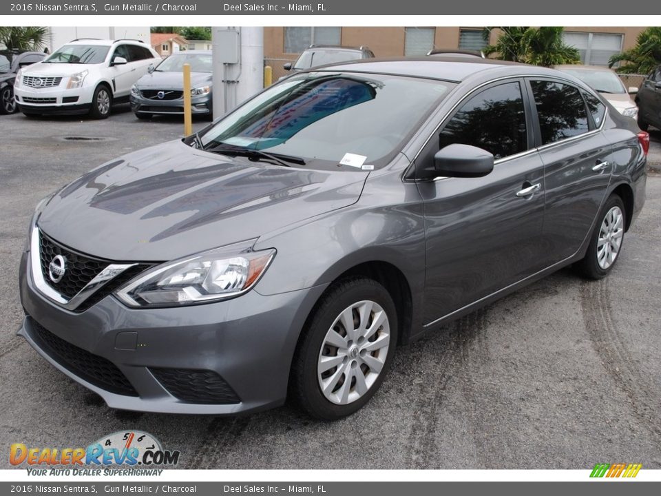 2016 Nissan Sentra S Gun Metallic / Charcoal Photo #4