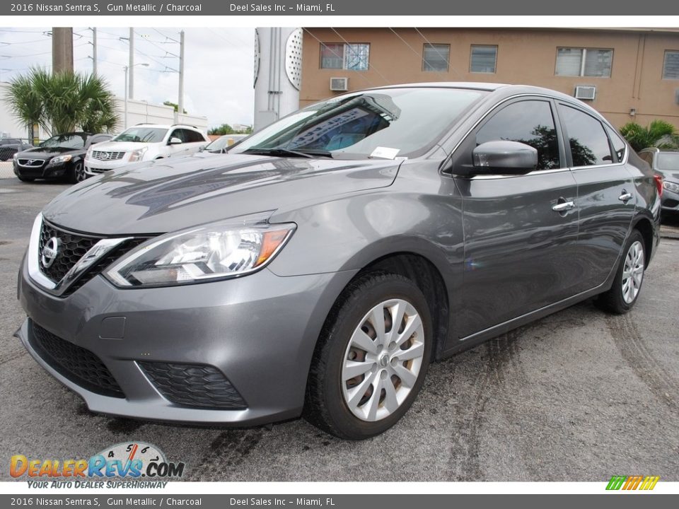 2016 Nissan Sentra S Gun Metallic / Charcoal Photo #5