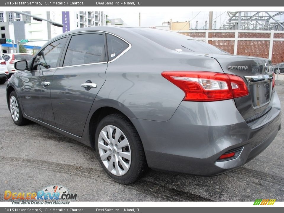 2016 Nissan Sentra S Gun Metallic / Charcoal Photo #7