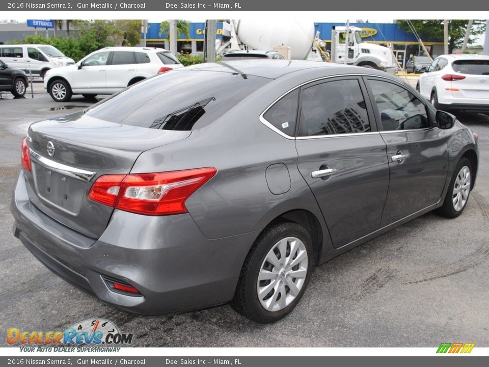 2016 Nissan Sentra S Gun Metallic / Charcoal Photo #9