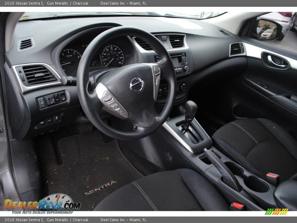 2016 Nissan Sentra S Gun Metallic / Charcoal Photo #14