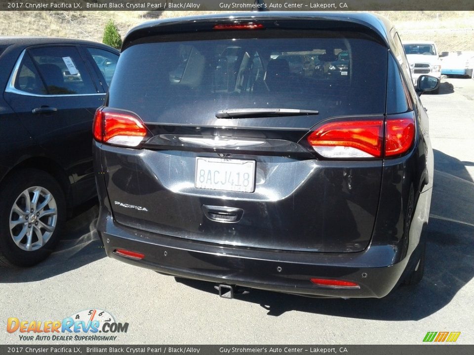 2017 Chrysler Pacifica LX Brilliant Black Crystal Pearl / Black/Alloy Photo #4