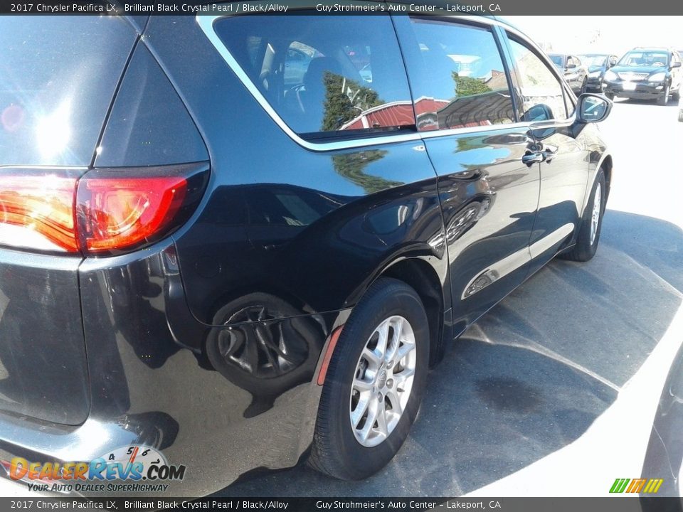 2017 Chrysler Pacifica LX Brilliant Black Crystal Pearl / Black/Alloy Photo #5