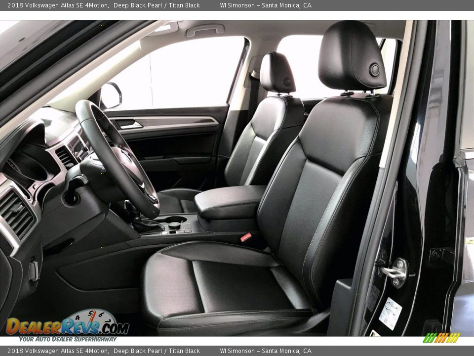 Front Seat of 2018 Volkswagen Atlas SE 4Motion Photo #14