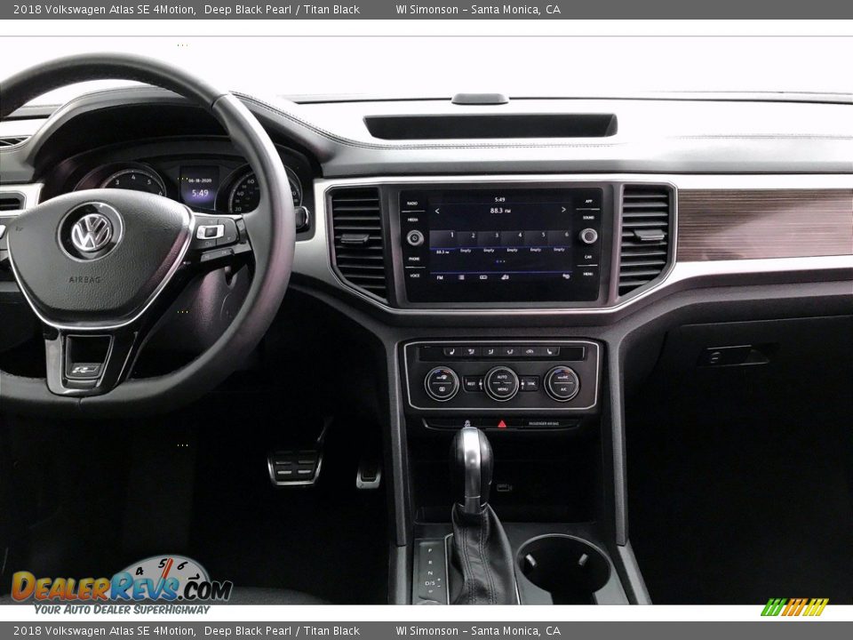 Dashboard of 2018 Volkswagen Atlas SE 4Motion Photo #17