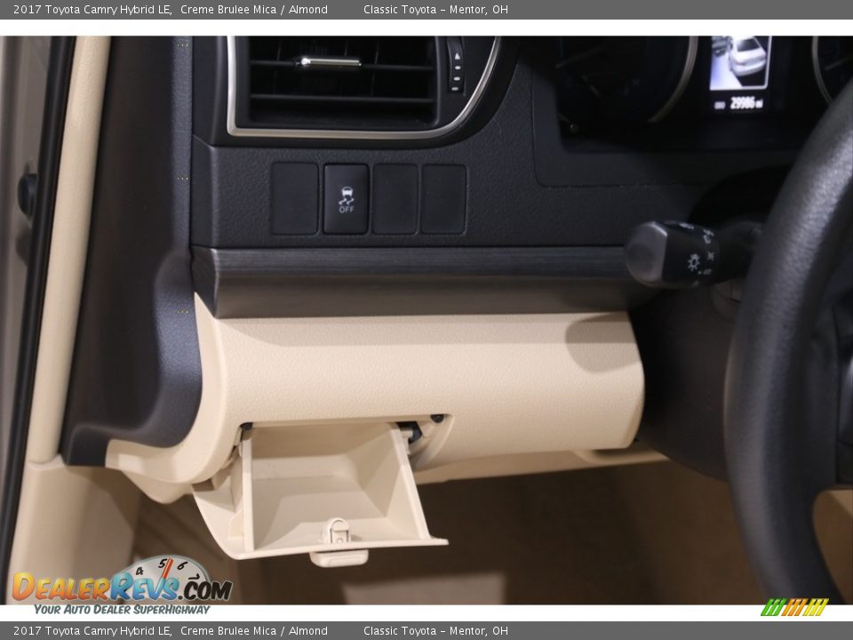 2017 Toyota Camry Hybrid LE Creme Brulee Mica / Almond Photo #6