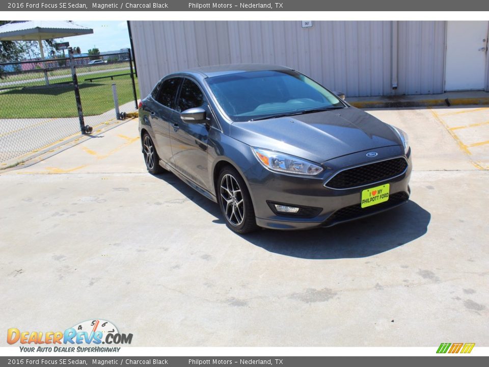 2016 Ford Focus SE Sedan Magnetic / Charcoal Black Photo #2