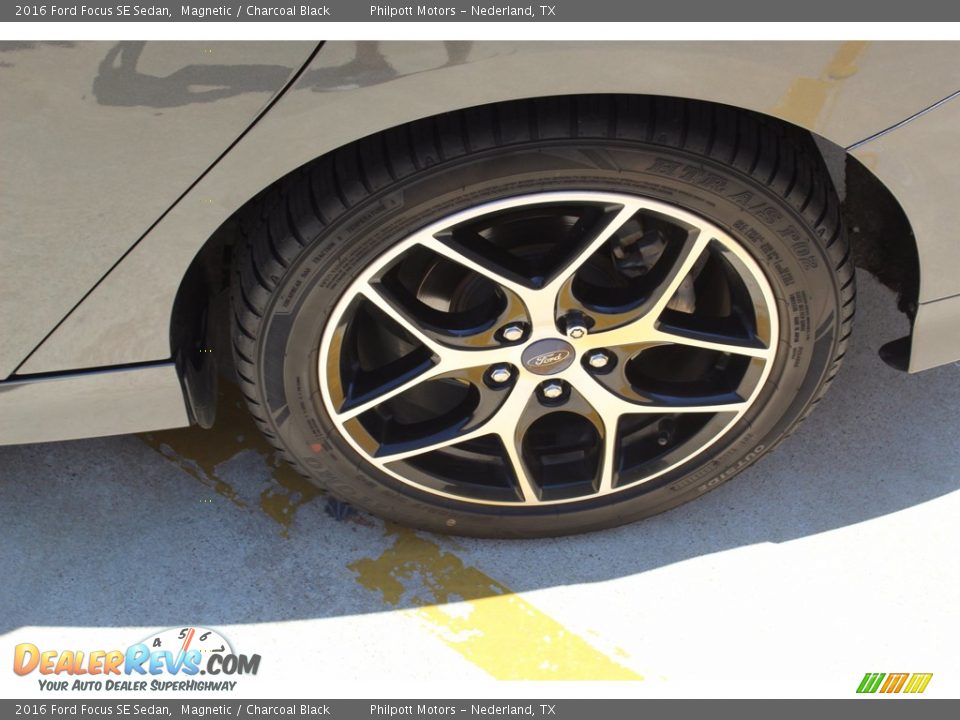 2016 Ford Focus SE Sedan Magnetic / Charcoal Black Photo #6