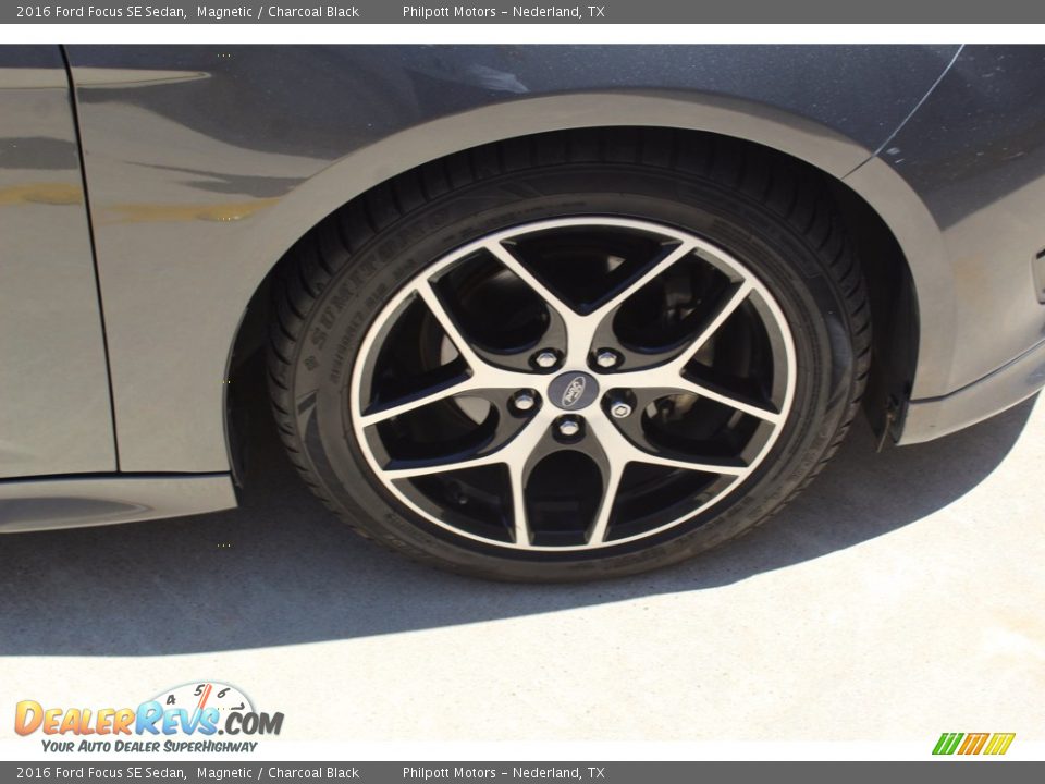 2016 Ford Focus SE Sedan Magnetic / Charcoal Black Photo #12