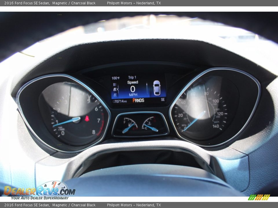 2016 Ford Focus SE Sedan Magnetic / Charcoal Black Photo #18