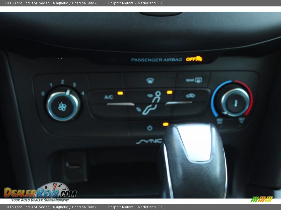 2016 Ford Focus SE Sedan Magnetic / Charcoal Black Photo #22