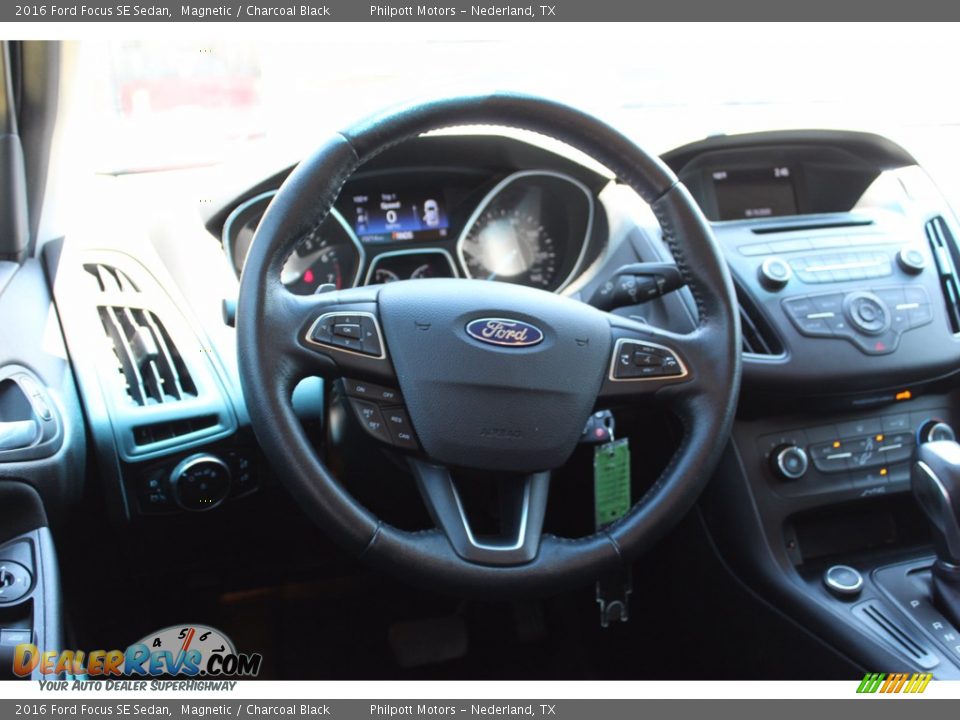 2016 Ford Focus SE Sedan Magnetic / Charcoal Black Photo #27